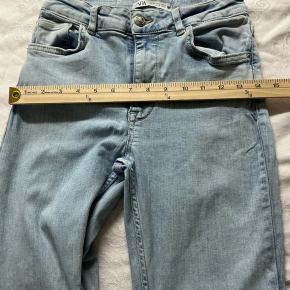 Zara High Rise Slim Fit Straight Leg Jeans in Light Blue Acid Wash - Picture 6 of 11